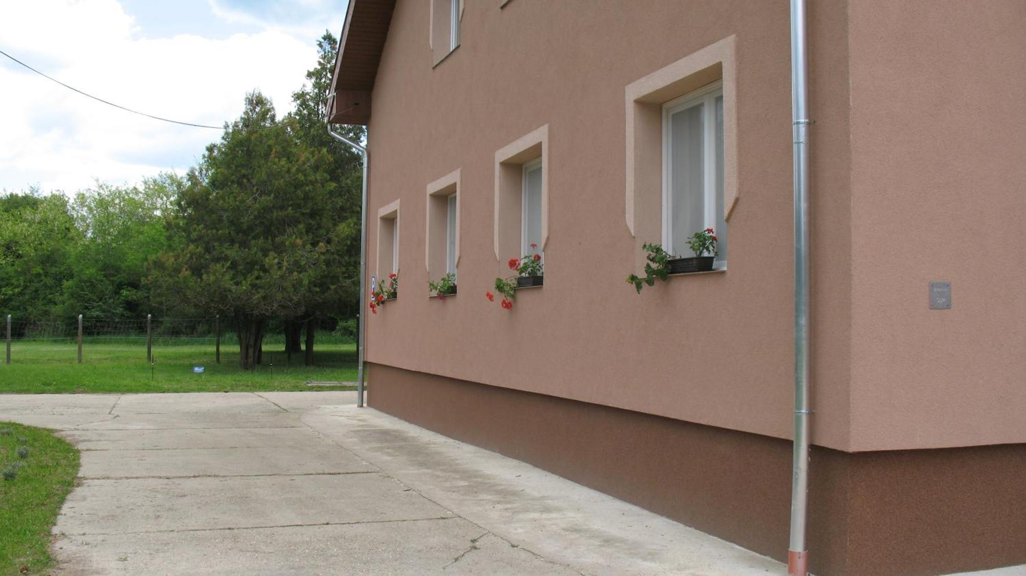 Izisz Apartman Matraterenye Exterior foto